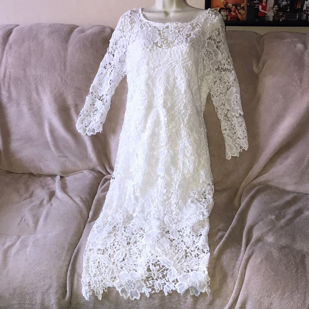 White floral print crochet dress with white slip built in size 8 💕